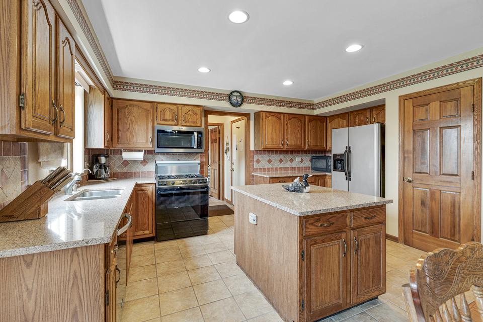  4 N610 Wescot Ln, West Chicago, IL 60185 photo 10