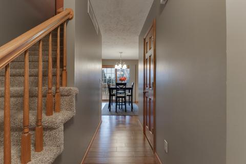 503 Beacon Ct, Bloomington, IL 61704 photo 2