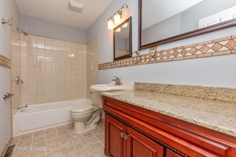 475 Franklin Blvd, Elgin, IL 60120 photo 4
