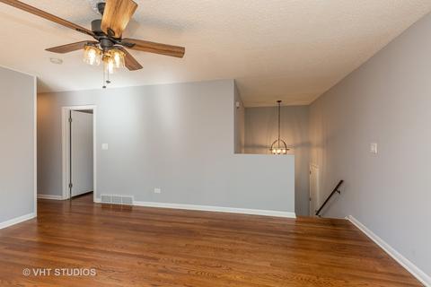 475 Franklin Blvd, Elgin, IL 60120 photo 3