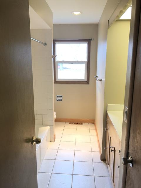 60 S Jane Dr, Elgin, IL 60123 photo 12