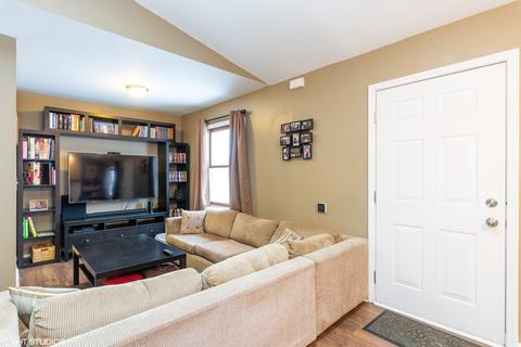 714 Cherry Tree Ln, Genoa, IL 60135 photo 2