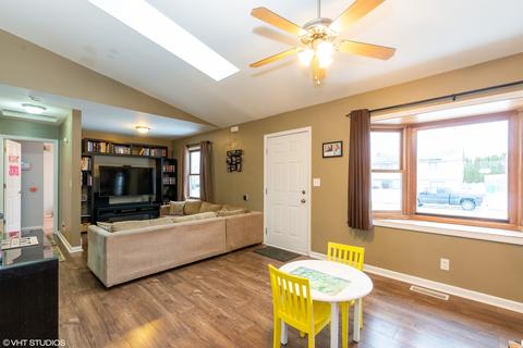 714 Cherry Tree Ln, Genoa, IL 60135 photo 3