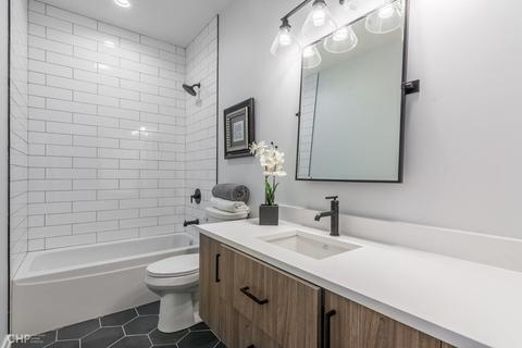 351 E 44th St, Chicago, IL 60653 photo 25