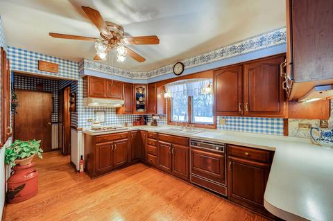1214 Forest Dr, Elgin, IL 60123 photo 9
