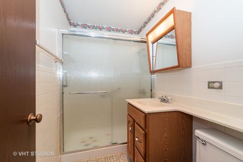 1525 Sander Ct #202, Wheeling, IL 60090 photo 9