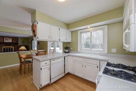 717 Pershing Ave, Wheaton, IL 60189 photo 9