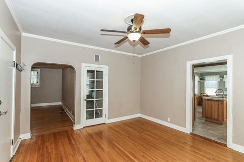 111 S Oak Ave, Bartlett, IL 60103 photo 7