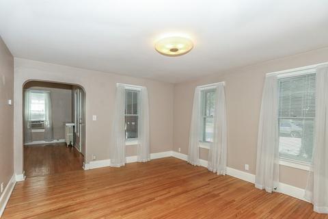 111 S Oak Ave, Bartlett, IL 60103 photo 9
