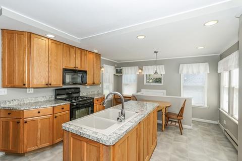 111 S Oak Ave, Bartlett, IL 60103 photo 12