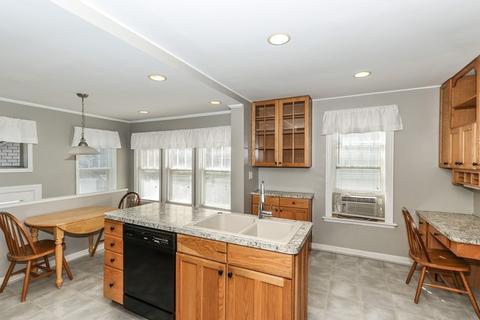 111 S Oak Ave, Bartlett, IL 60103 photo 13