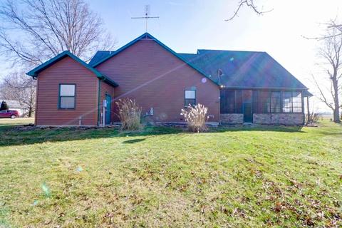 136 S Shrs, Sullivan, IL 61951 photo 8