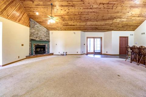 136 S Shrs, Sullivan, IL 61951 photo 15