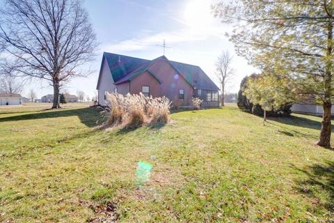 136 S Shrs, Sullivan, IL 61951 photo 9