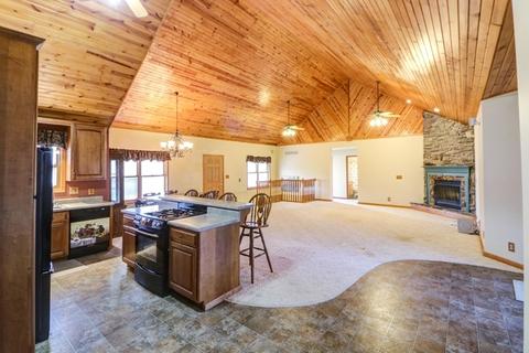 136 S Shrs, Sullivan, IL 61951 photo 10
