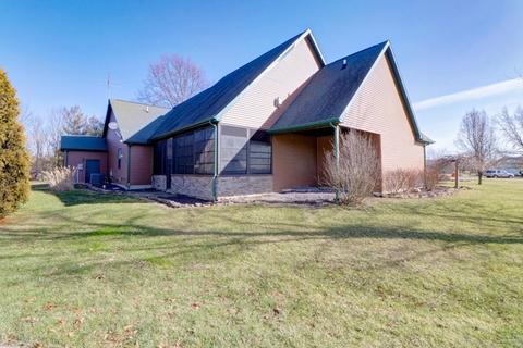 136 S Shrs, Sullivan, IL 61951 photo 7