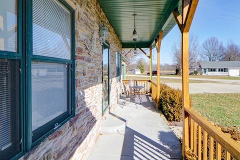 136 S Shrs, Sullivan, IL 61951 photo 4