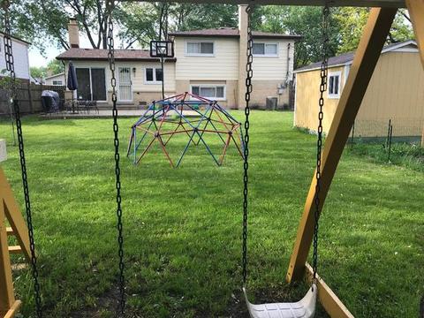 91 Lance Dr, Des Plaines, IL 60016 photo 4