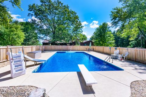 711 Cherry Valley Rd, Mchenry, IL 60050 photo 3
