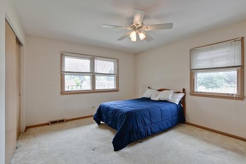 162 Ambleside Rd, Des Plaines, IL 60016 photo 18