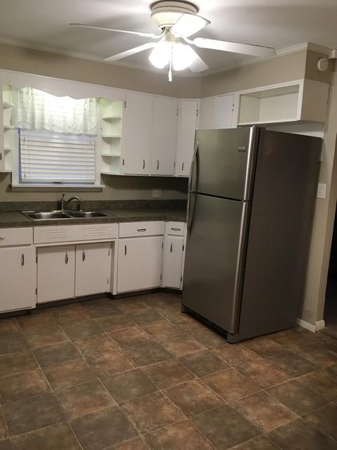 402 Whitver St, Walnut, IL 61376 photo 6