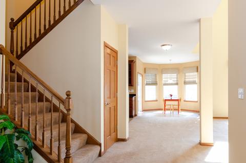 213 Dawn Ct, Elgin, IL 60124 photo 3