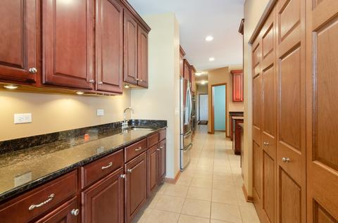 213 Dawn Ct, Elgin, IL 60124 photo 8