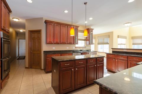 213 Dawn Ct, Elgin, IL 60124 photo 5