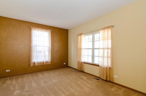 213 Dawn Ct, Elgin, IL 60124 photo 4