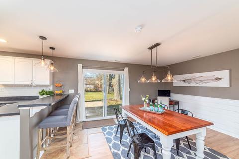 1640 Kent Rd, Hoffman Estates, IL 60169 photo 7
