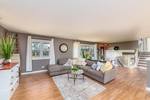 1640 Kent Rd, Hoffman Estates, IL 60169 photo 10