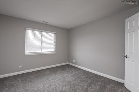 1745 Robin Walk #B, Hoffman Estates, IL 60169 photo 9