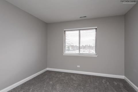 1745 Robin Walk #B, Hoffman Estates, IL 60169 photo 11