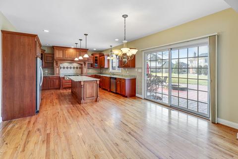 7920 Pineview Ln, Frankfort, IL 60423 photo 9