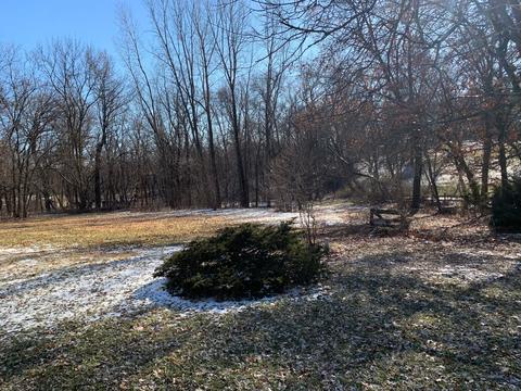 2751 S Deer Path Trl, Freeport, IL 61032 photo 4