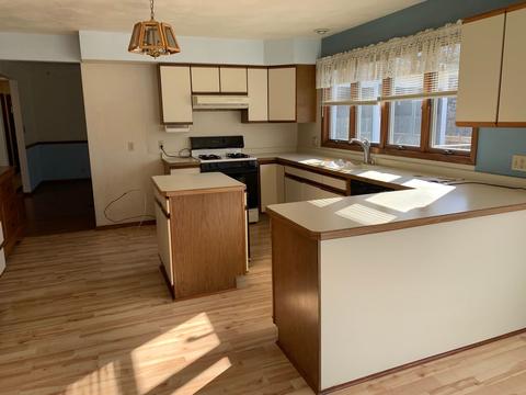 2751 S Deer Path Trl, Freeport, IL 61032 photo 8