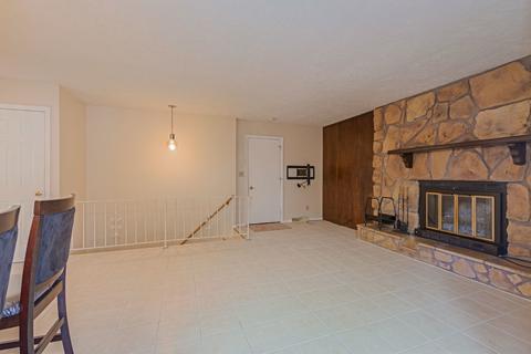 306 Raleigh Ct, Normal, IL 61761 photo 9
