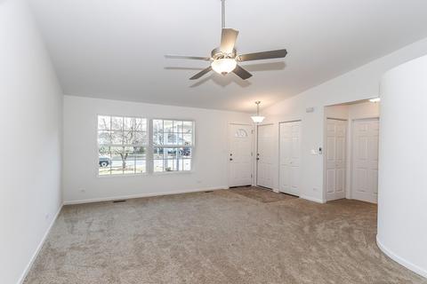 394 Campus Dr, Elgin, IL 60120 photo 4