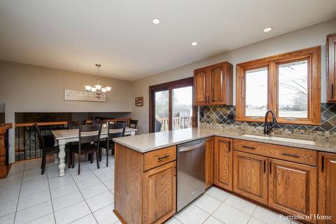 1167 Independence Dr, Bartlett, IL 60103 photo 8