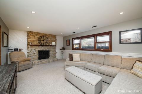 1167 Independence Dr, Bartlett, IL 60103 photo 9