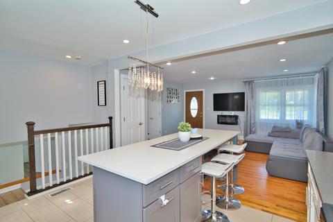 147 W Memory Ln, Addison, IL 60101 photo 16