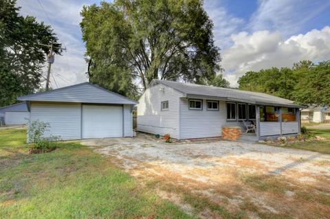 1102 W Eureka St, Champaign, IL 61821 photo 2