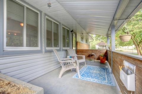 1102 W Eureka St, Champaign, IL 61821 photo 4