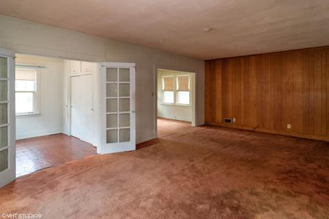 149 E Quincy St, Riverside, IL 60546 photo 2