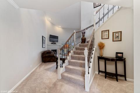 1700 Pebble Beach Dr, Hoffman Estates, IL 60169 photo 2