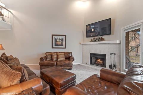 1700 Pebble Beach Dr, Hoffman Estates, IL 60169 photo 3