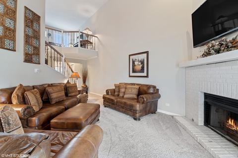 1700 Pebble Beach Dr, Hoffman Estates, IL 60169 photo 5