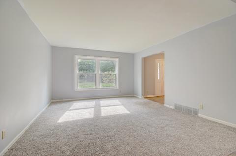 31 Circle Dr, Algonquin, IL 60102 photo 5