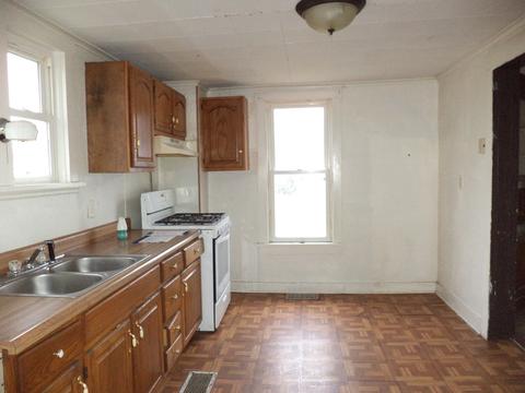 305 W North St, Mclean, IL 61754 photo 2