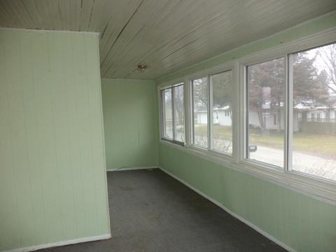 305 W North St, Mclean, IL 61754 photo 8